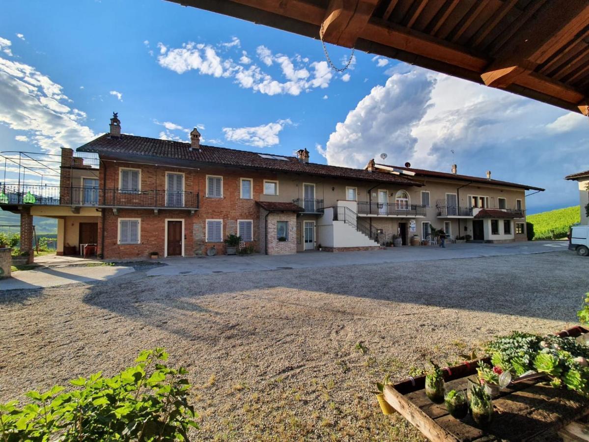 Agriturismo Cascina Sciulun Casa de hóspedes Monforte dʼAlba Exterior foto