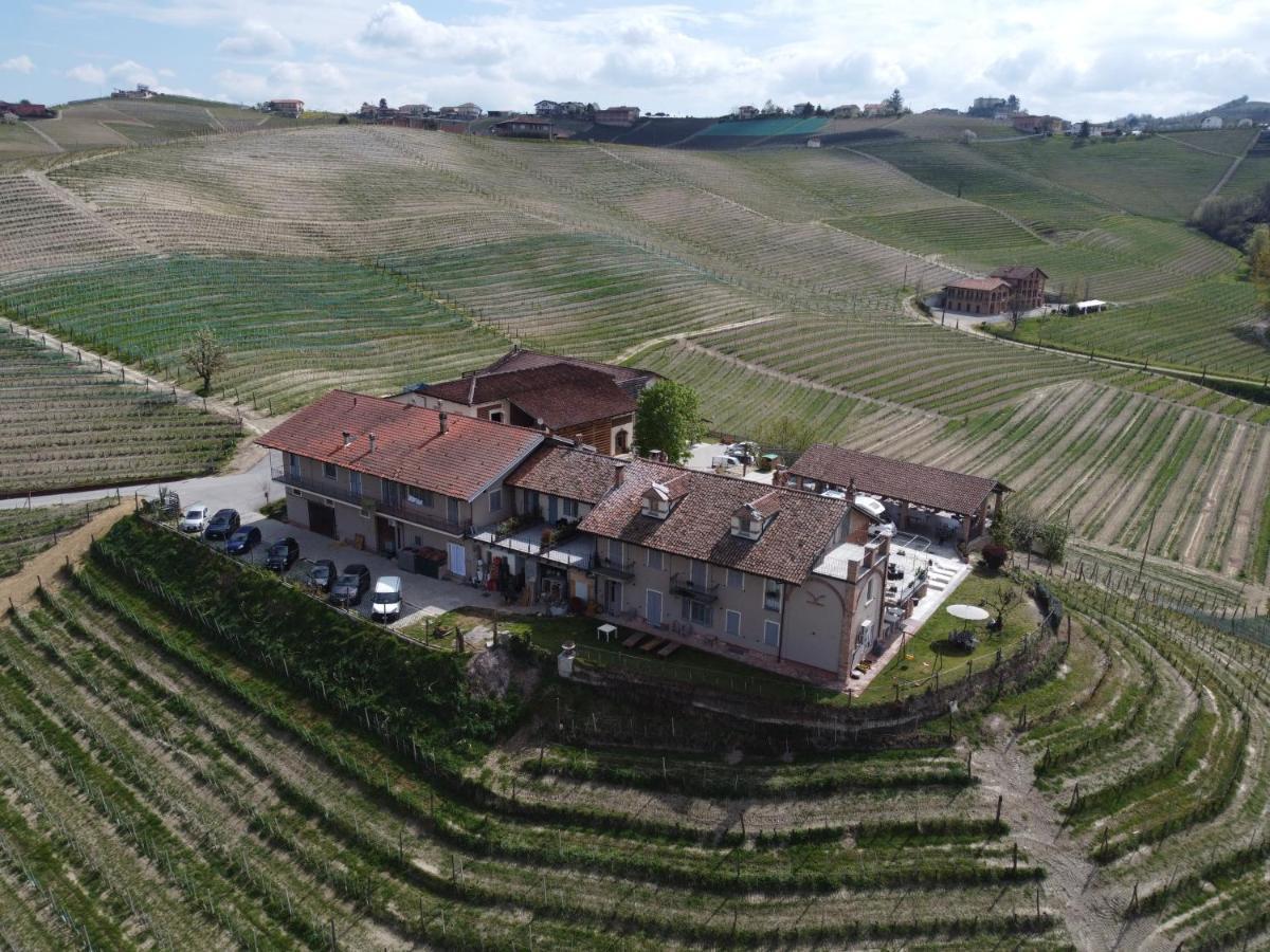 Agriturismo Cascina Sciulun Casa de hóspedes Monforte dʼAlba Exterior foto