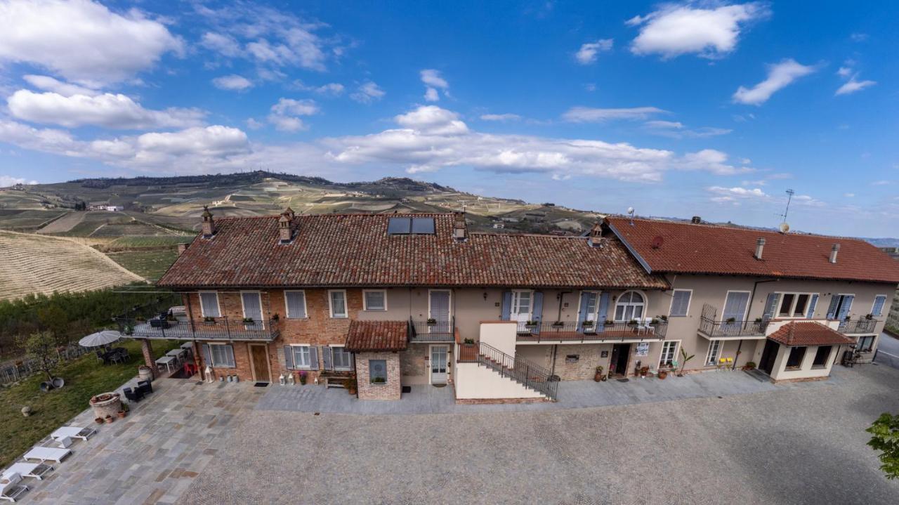 Agriturismo Cascina Sciulun Casa de hóspedes Monforte dʼAlba Exterior foto